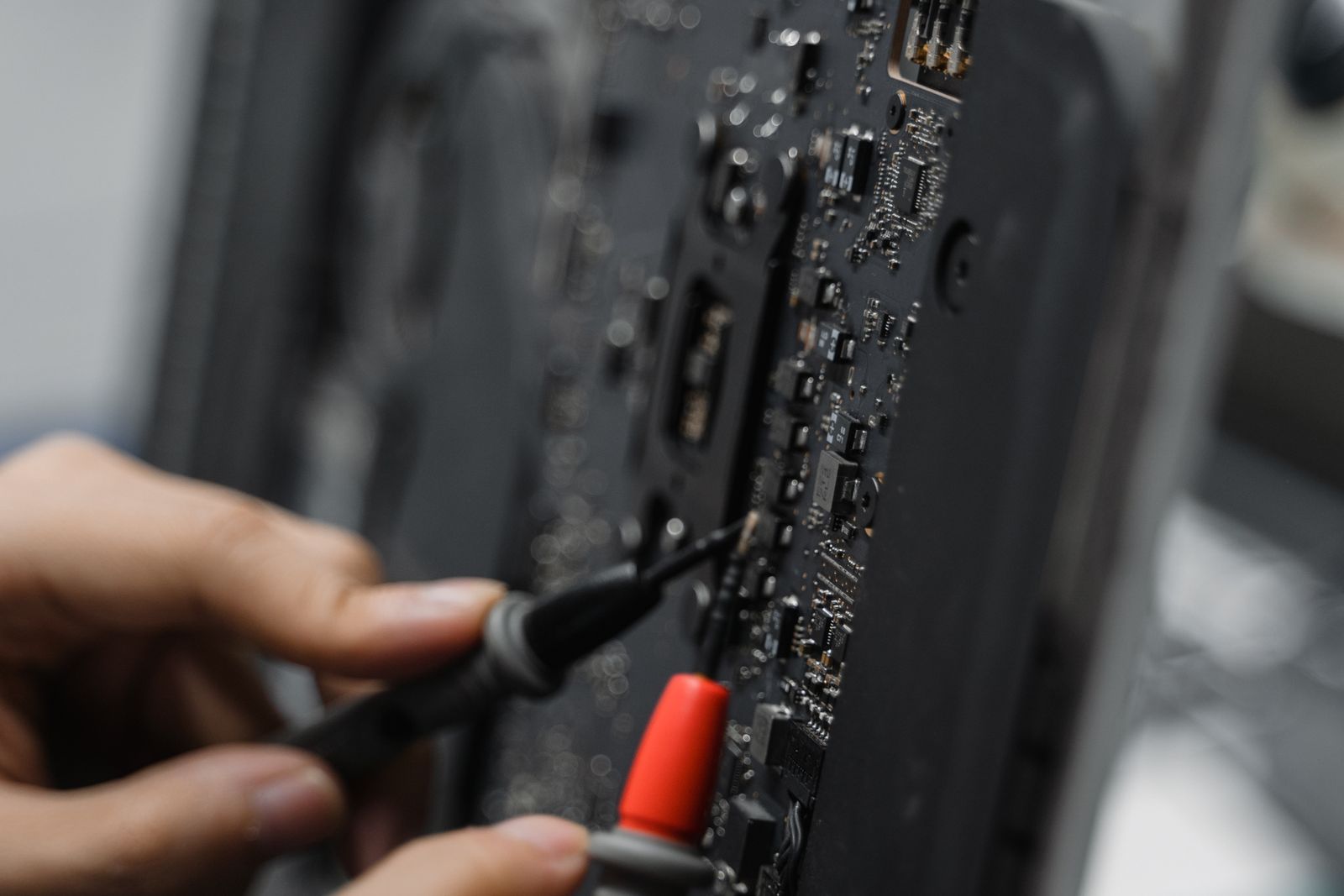 Elektronik devre kartında ölçüm ve arıza tespiti